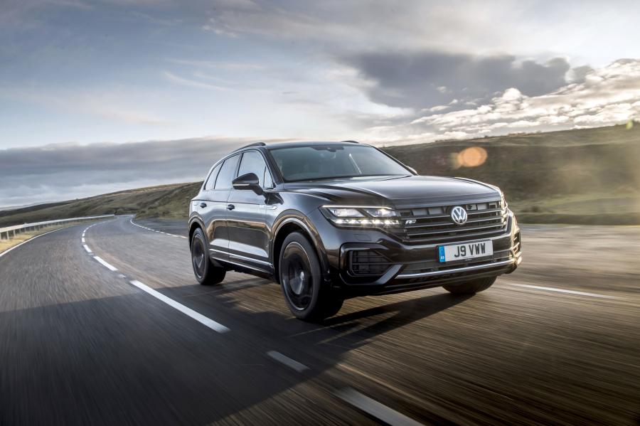 Volkswagen Touareg R-Line Black Edition 2019 года  (UK) (фото 18 из 24)